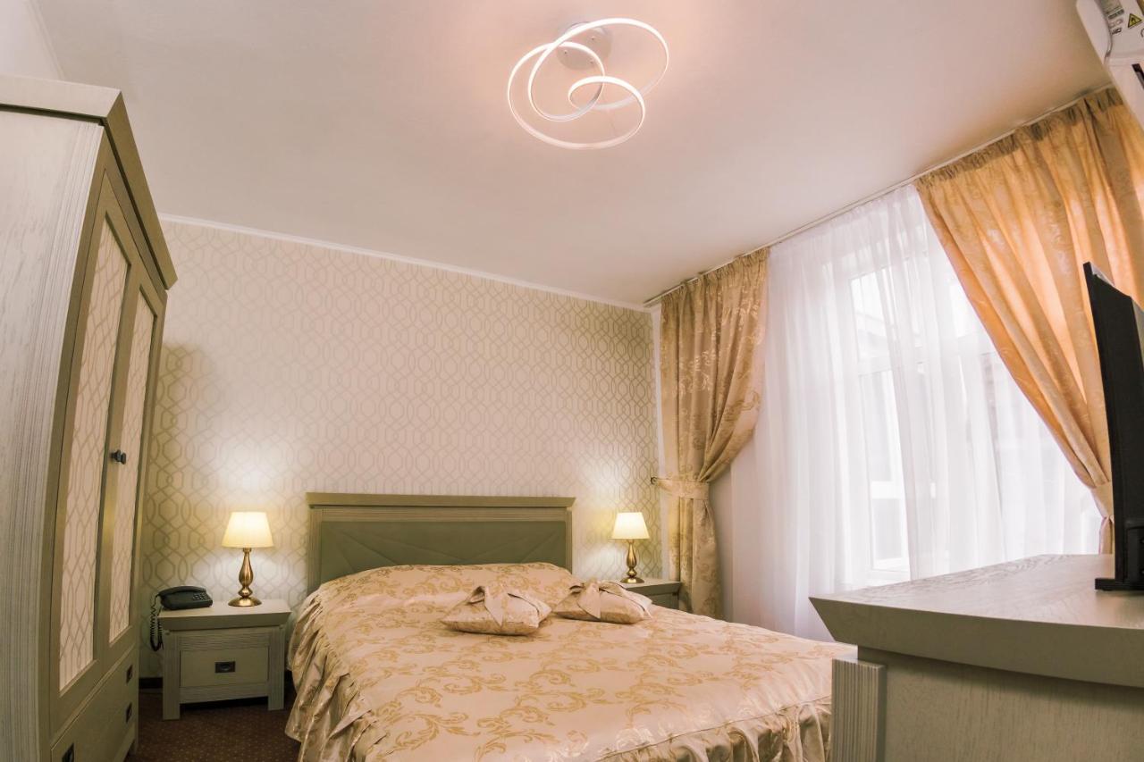 Hotel Cora Bistrita Ngoại thất bức ảnh